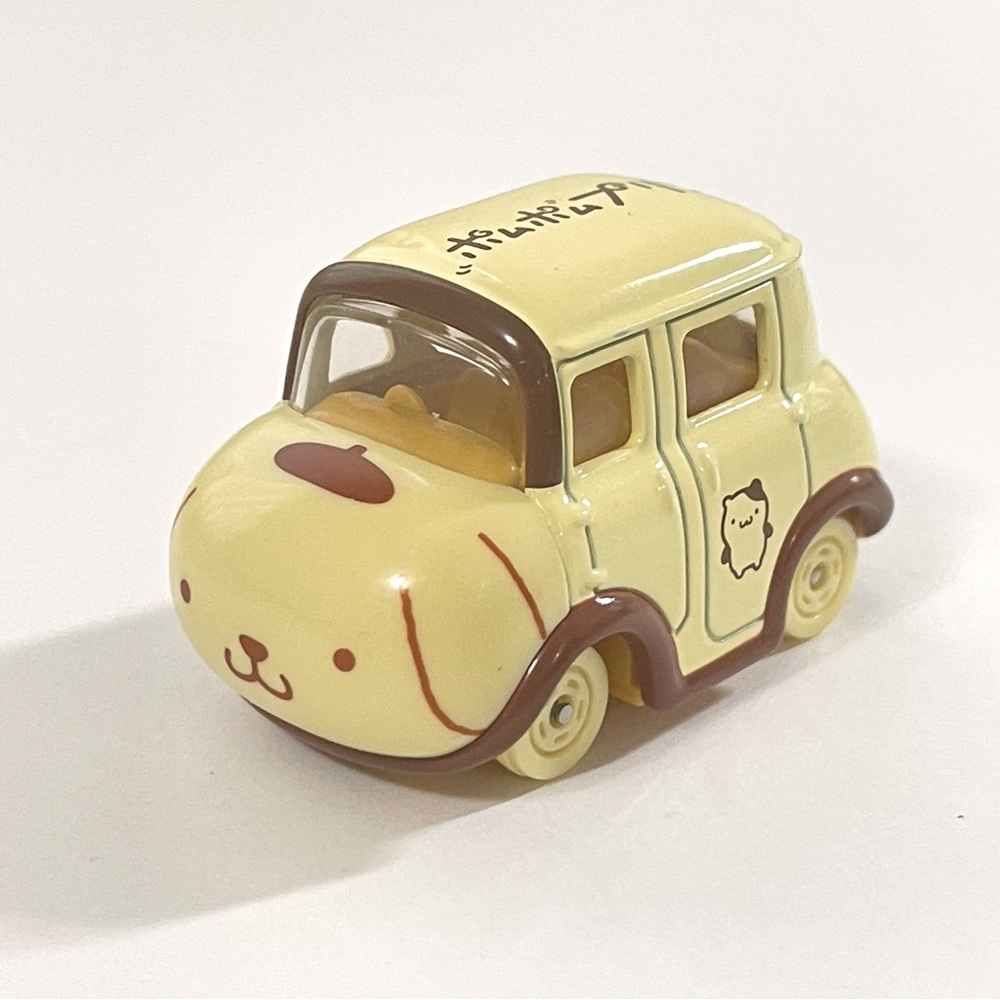 TAKARA TOMY Sanrio Pompompurin Die-Cast Toy Car Miniature Model Car Desk Decor